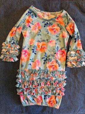 Clover Cottage Apparel floral ruffled baby garment size NB